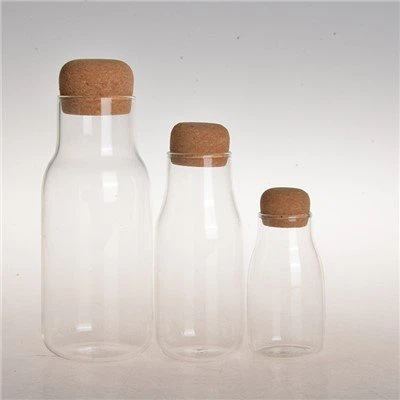 Posuda od prozirnog borosilikatnog stakla s čepom