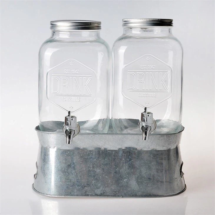 Stakleni dozator vode s slavinom