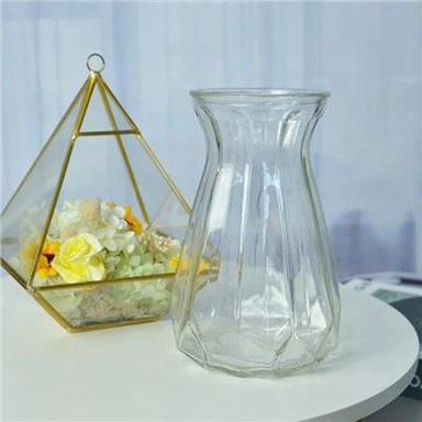 Vaza od prozirnog stakla