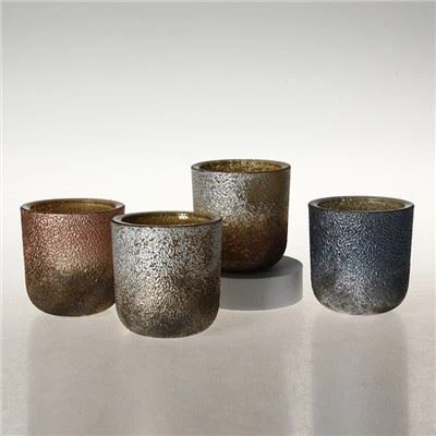 Svijećnjak s efektom blijeđenja u boji