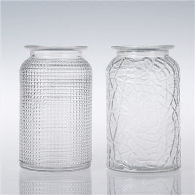 Visoka uska staklena vaza